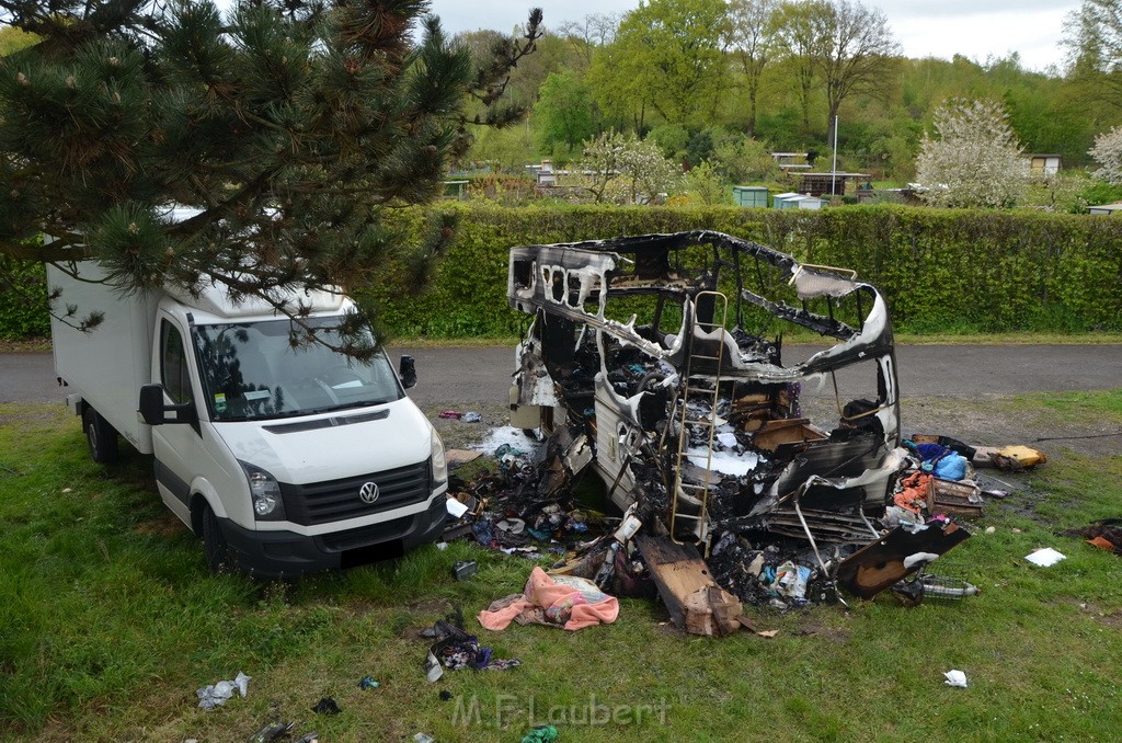 Wohnmobil ausgebrannt Koeln Porz Linder Mauspfad P113.JPG - Miklos Laubert